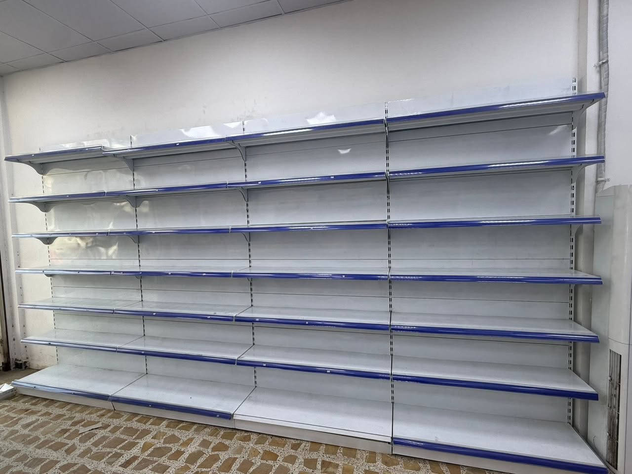 سلام عليكم رفوف مستعمل كم شهر بعدهن جدد
موجود  كمية 
العنوان بغداد العامرية شارع المضيف
***********
