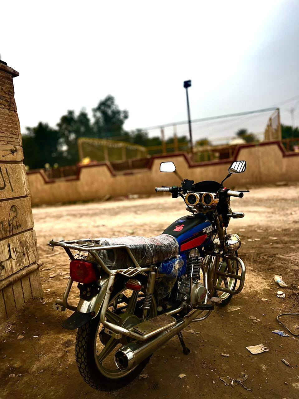 موطور جني للبيع موديل ١٧
موطور كامل مكمل مفتوح بس ولفات موطور 

تأخذه متذب عليه ربع شرط مكفول كفاله عامه 

كهربائيات جديده محرك شلعه ومعدل 

سعر ٣٥٠ وبي مجال حك جيتك 

الرقم ***********
مكاني قضاء الدور
