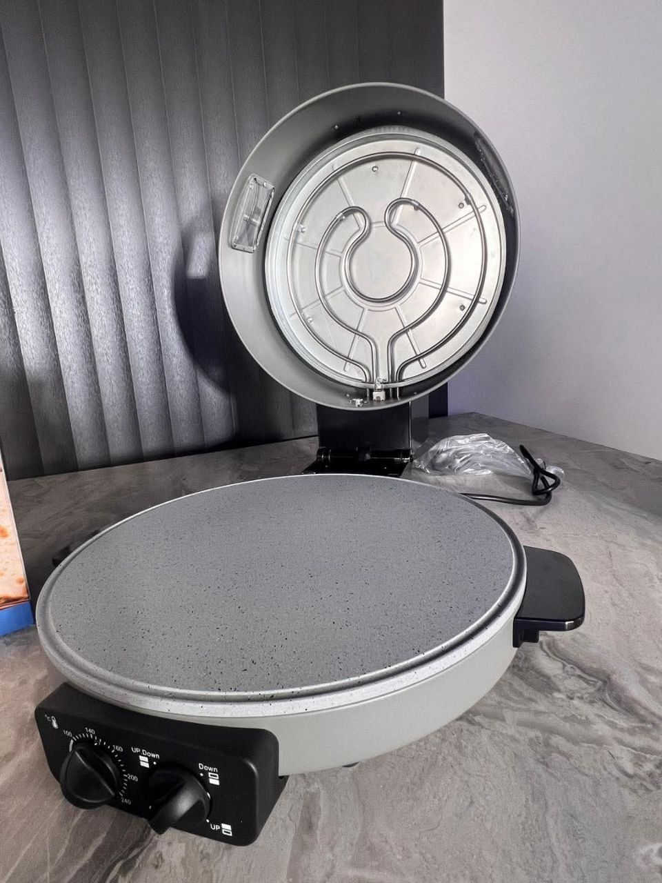 خبازة من ماركة امبليوم الألمانية

هيتر حلزونزي كبير
القدرة 2200 واط * القطر 40 سم 
اضائة داخلية + هيتر منفصل
قاعدة كرانيت مانعة الالتصاق
ثرموستات للتحكم بدرجة الحرارة
ضمــــان سنــــة وكالة امبليوم


**إذا كنت صاحب هذا الإعلان وتريد حذفه لأي سبب، رجاءا أرسل رسالة إلى الدعم الفني**