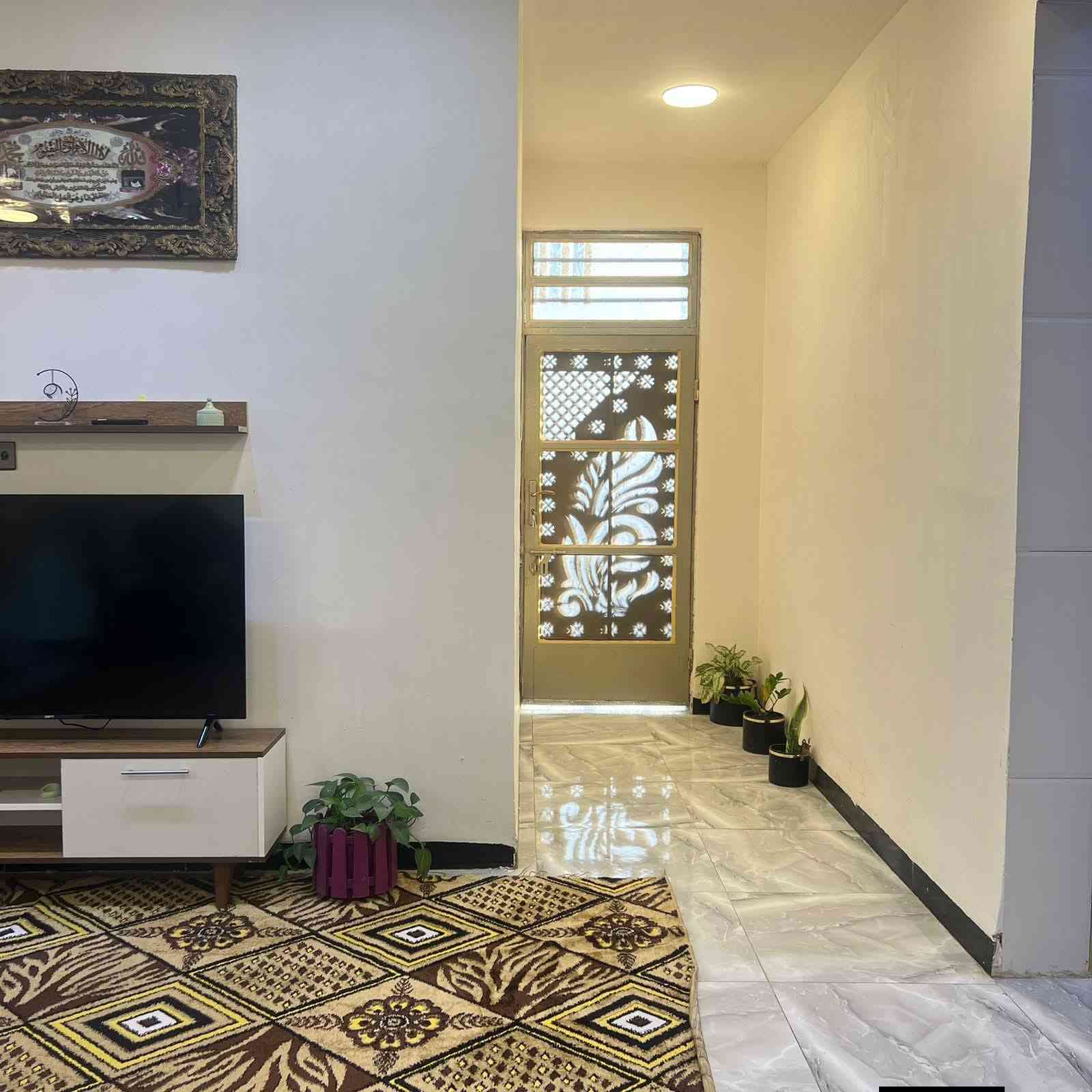 سلام عليكم بيت للبيع طابقين 180بناء لمساحه 400متر
مكانه مشاهده وره كليت رشيد حديث لبناء وتساب*********** ///***********
