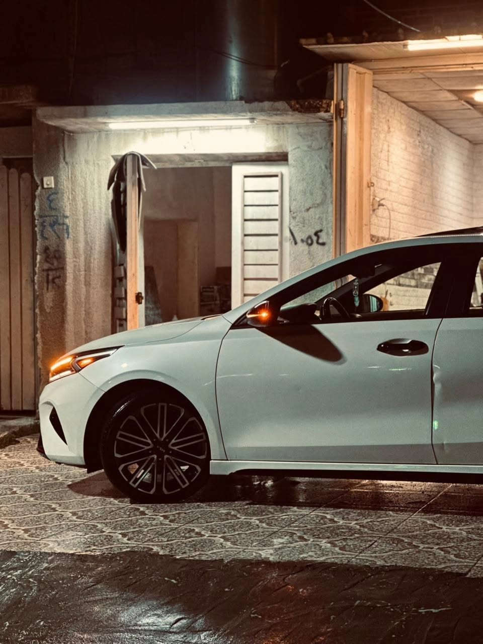 . .                             . 🦅بــــــعـــد الـــســـلامـ🦅. 

Kia Forte 2023 GT 

كيا فورتي 2023   GT 
                                      

                               ( 🎖️  بدون ايرباك 🎖️)

<<<<<<<<<<<<<<<<<<<<<<<<<<<<<>>>>>>>>>>>>>>>>>>>>>>>>>>>

-محرك 4 سلندر 1.6 توربو 
-رقم دهوك 
-ممشى 50 الف
-لون ابيض
سيارة جديدة بمعنى الكلمة 

🔵 السعر  _ طلب السعر في تعليقات الصفحة أو الضغط على زر الواتس اب للرد السريع

0751 145 1702 

                                  🔵 الـــــمـــواصــفـــــات 🔵

🔷كزوز رياضي 
🔶سلايد فتحة 
🔷ويل كب
🔶تبريد تدفئه بالكشنات
🔷رادارت امامي خلفي جانبي
🔶كشنات جلد حضن وعليها ختم gt line
🔷هاندبريك بصمه
🔶ثلاث انظمة قياده
(Eco+Normal+Sport) 
🔷اوتو هولد 
🔶ابواب بصمه
🔷صندوق بصمه
🔶تشغيل عن بعد
🔷بصمة تشغيل
🔶دخول ذكي
🔷لد نهاري
🔶فول تحكمات ستيرن
🔷مثبت سرعه 
🔶تحديد مسار
🔷نقاط عمياء
🔶حساسات خلفيه
🔷كاميرا خلفيه دواره 
🔶شاشه كبيره تدعم ابل كار بلي واندرويد اوتو
🔷تراكشن كونترول 
🔶مانع انزلاق
🔷شاشة اعطال واشارة ترحيب وعرض العطلات وقياس ضغط الاطارات

                                        🔵الـــــــضــــــرر 🔵
جاملخ وبوند بدون دواخل بدون ايرباك 

                              ==========================

 مكان السيارة موصل 

لايك ومتابعة للصفحة ليصلكم كل ماهو جديد ومتميز
شركة إرَم لتجارة السيارات شعارنا المصداقية والثقة

*********** اسيا
***********  عبدالرحمن الخياط
