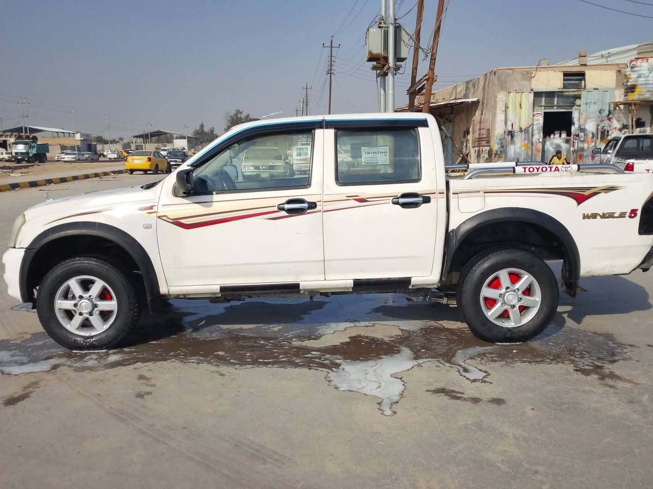 للبيع شوفر ليت لوف موديل 2005 مزاد وزاره الداخليه مكينه وكير فيفتي سياره جاهزة مابيه كل نقص سعره 45ورقه وبيه مجال مكان ناصريه الرفاعي ***********
