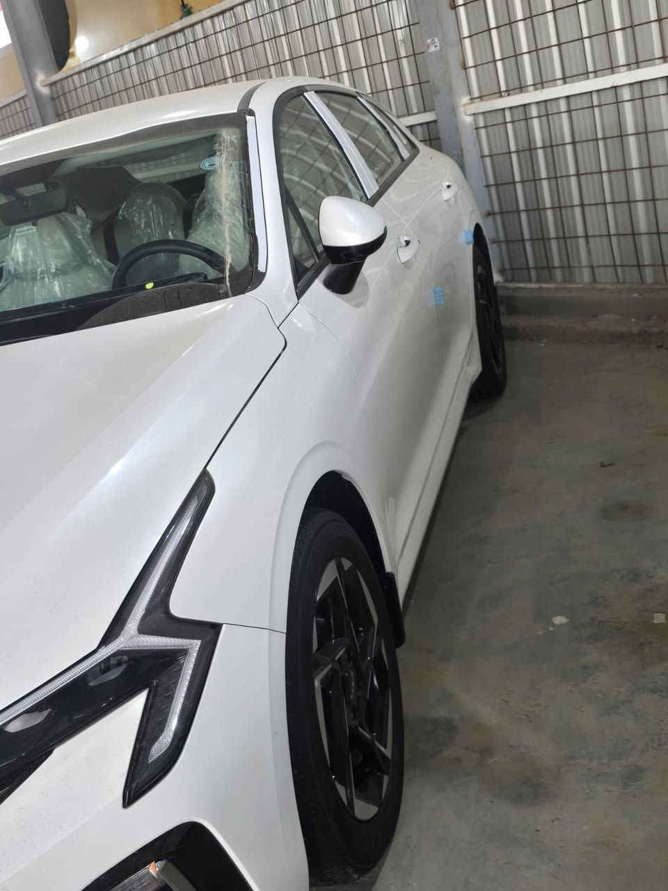 السلام عليكم 
K5 
2025 
رقم اربيل بسم شركة تحويل او وكالة حاضر 
داخل لونين 
كشنات جلد 
شاشه ديجتال 
سايد بريك بصمة 
تشغيل عن بعد 
سياره فول الفول عدى البانوراما 
ماشيه 17 الف

واسط قضاء الزبيدية 

***********

السعر : 228 مجال شي بسيط
