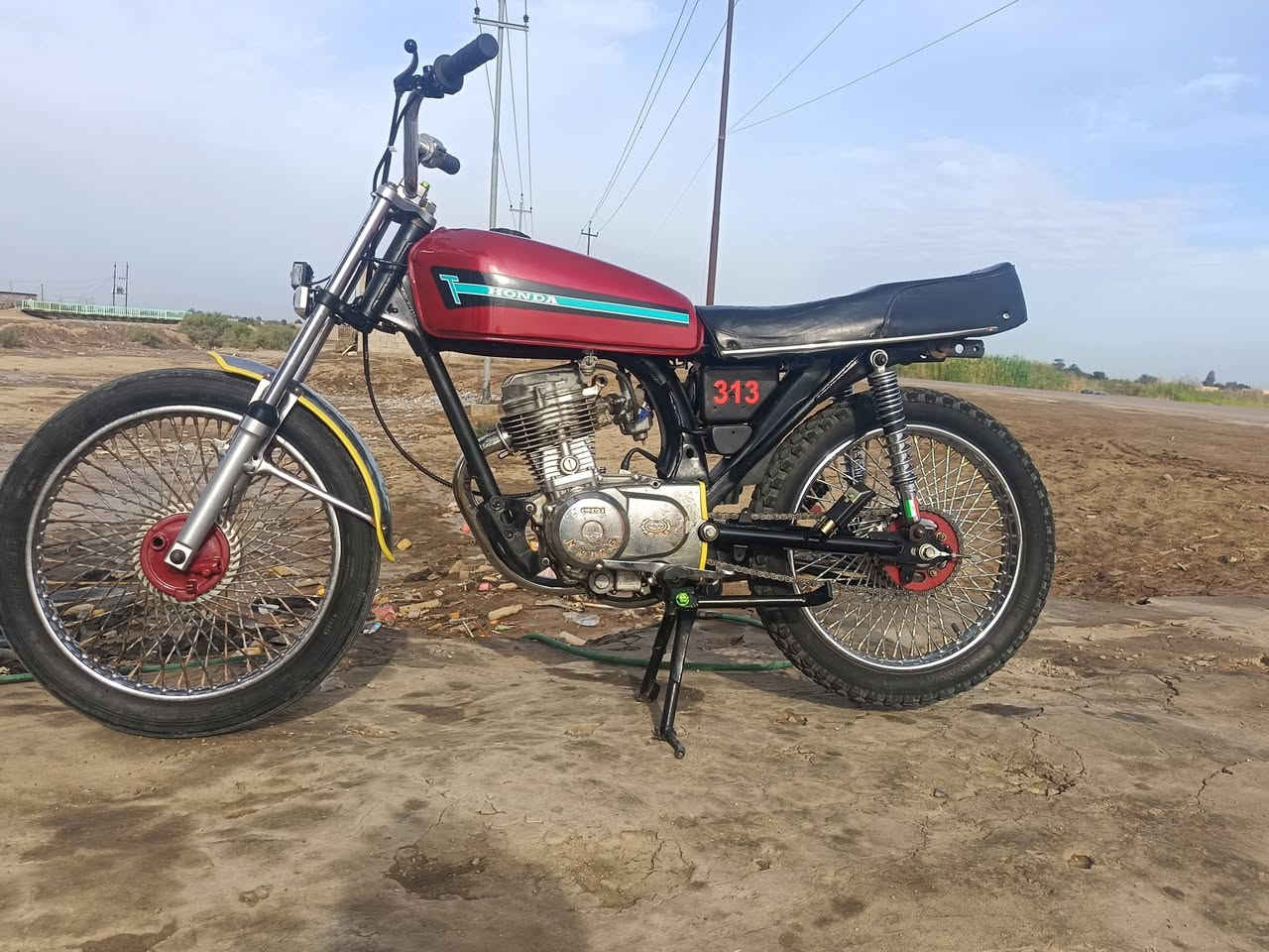 السلام عليكم دراجه للبيع مديل 18 كامله مو صفات جاهزه مكاني رفاعي طريق سيد احمد رقمي *********** والشراي يدلل
