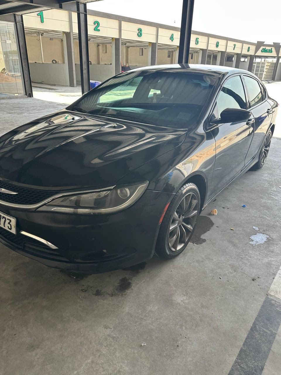 السلام عليكم 
كرايسلر سي s200 للبيع 
فول ماعدا الفتحة
موديل 2016
رقم بصرة دولي بأسمي تحويل ثاني يوم

محرك V6 ستة سلندر 

كير 9 نمر 

كشنات جلد S حضن تدفئة + تبريد 

 تدفئة ستيرن

شاشة كبيرة 

تشغيل عن بعد 

شفتات ستيرن

تبريد قطعتين 

كير ماوس

لايت زنون

ويل رياضي

اجت من امريكا اعمال تخريبة بدون حادث وانضربت هنا بالعراق وبدلت بيها جاملغ عكس السايق مال تفصيخ والبنيد عدلته

السيارة بيها اماكن يحتاجلها تكحيل 
 
وعليها ادامة كاملة كير ومكينة 

سعرها 98 وبيها مجال بسيط
مكان السيارة البصرة 
للاستفسار ***********
