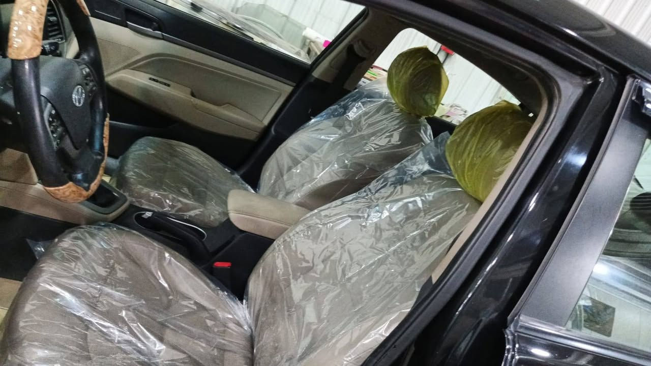 السلام عليكم 
هونداي النترا 2017 وارد امريكي سياره اصل كلين بالعراق بالذيل جاملغ خلفي صبغ فقط ماشيه 53 ميل مواصفات محرك 2000 دوش كير AT فتحه قماره بصمه تشغيل وابواب ترحيب كامره شاشه كشن كهرباء غرفه بيجيه سياره فول مواصفات بدون تبديل بدون ايرباك رقم سليمانيه شرط التحويل السعر (133) عنوان بغداد/الاعظميه موبايل)***********)
