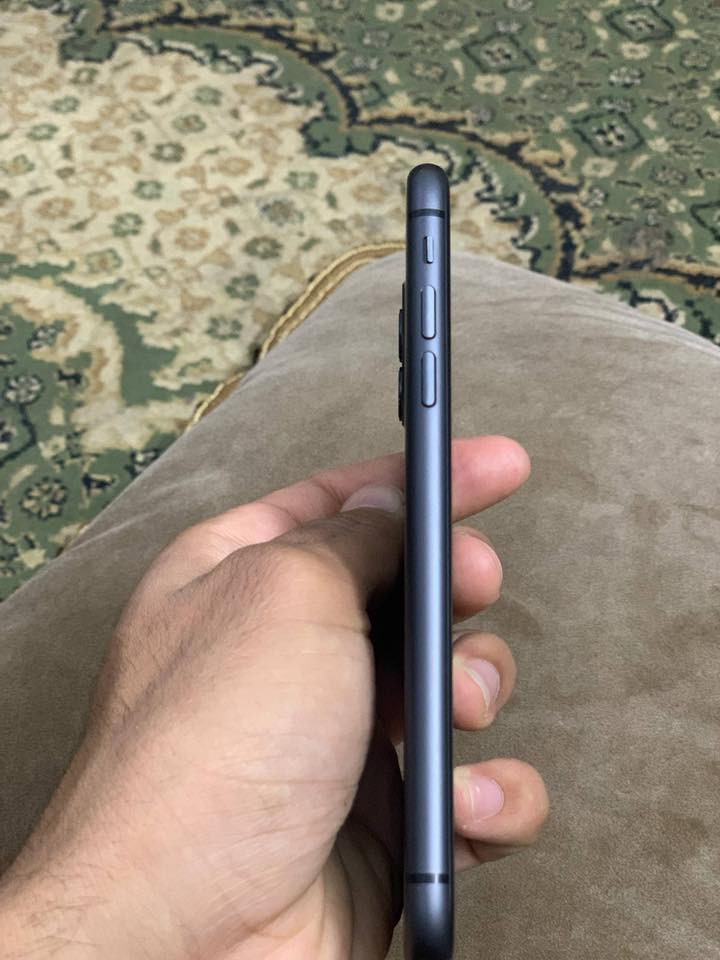 السلام عليكم ايفون١١
بطارية 🔋 ٩٣
بلادي  جهاز ما مفتوح بس بصمة الوجه وكفت قبل سبوع 
السعر٣٠٠ مكاني بغداد 
***********واتساب
