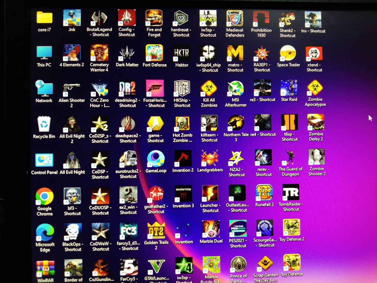 السلام عليكم 
حاسبة دسكتوب تجميع انتل كور 7 جيل السابع مستعملة نظيفة للبيع 
.....
السعر 480 ألف دينار 
***********
عنوان بغداد زيونة 
البيع بضمان الفحص 
لا يتوفر توصيل 
.....
ملاحظة 
كيس فقط بدون أي ملحقات 
كيس فقط بدون أي ملحقات 
.....
المواصفات 
معالج انتل كور 7 جيل السابع رقم المعالج 7700
كارد شاشة 8 كيكا جديد AMD RX 580 GDDR5 
هارد 256 كيكا للنظام والبرامج جديد M2 nvme 
هارد واحد تيرا 1000 كيكا للالعاب والتخزين HDD 
رام 16 كيكا جديد 8+8 تردد 2400 DDR4 
مذربورد جديد جيل السادس والسابع B250 DDR4 
تبريد معالج احترافي جديد Adegrees RGB 
باور سبلاي 600 واط حقيقي Xigmatek 
مراوح انارة متغيرة عدد 3 جديدة مع المتحكم Mass RGB 
كيس حجم متوسط Bitfenix Ageis 
......
الحاسبة تعمل على نظام وندوس 11 وتحتوي على أكثر من 70 لعبة طور القصة اوفلاين مع لعبة ببجي موبايل اونلاين 
.....
مع جزيل الشكر لإدارة المجموعة
