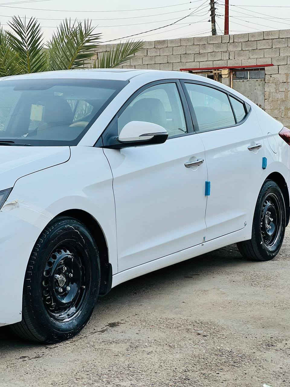 السلام عليكم
النترا 19 خليجي رقم بغداد

فول مواصفات سيارة نضيفه وخير من الله مكينه كير مكفولات 

السعر 145 

المكان واسط _للاستفسار خاص او الاتصال على الرقم 

***********
