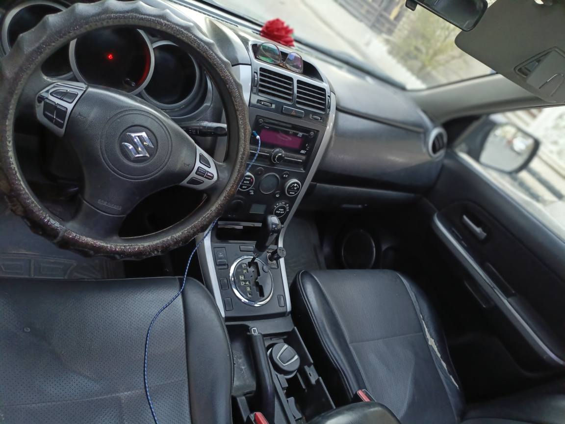 ساسوكي فيتارا للبيع او لمراوس باحدث
رقم بغداد باسمي مكينه جديده صافيه 6 سلندر 2700
صدر نضيف
كير نضيف
 كهربائيات شغاله
سويج سنتر لوك
كشنات جلد
فتحه بالقماره
مسجل سيدي +اواكس
ضربتهه باب الجنطه مصبوغه حزام للجماليه
مكاني الدوره 
السعر 65 وبيهه مجال قليل *********** بغداد, العراق
