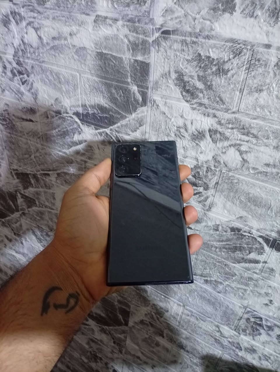 جهاز نوت 20, اني مشتري من الوكاله اول ما نزل الجهاز ومع مني وشاشه كامت شوي شمر بل لمس كلولي البورد رخه ماعرف شنو المهم سعره 250 عنواني بغداد ابو الدشير ***********
ويا كامل ملحقاته سماعاته الاصليه ولشاحنه
