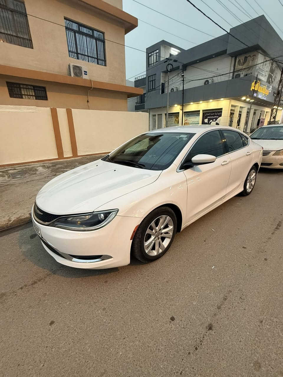 C200 موديل 2016 
محرك 6 سلندر 3600 
كلين بدون ضرر
لايت led وبكلايت led
مواصفات 
هندبريك بصمة 
دخول ذكي بدون مفتاح
بصمة تشغيل 
شفتات ستيرن
كير ماوس 9 نمر 
شاشة صغيرة وكاميرا دوارة 
رقم دهوك باسمي وبيها كوبون بانزين
محرك كير شرط تايرات بطارية جديدة مابيها اي نقص 
مكان السيارة موصل الايسر 
***********
***********
