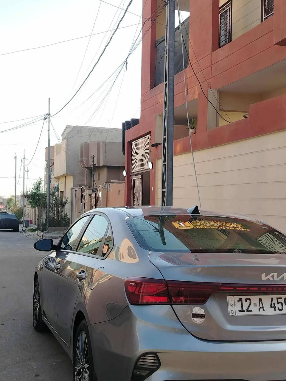 السلام عليكم
كيا فورتي 
موديل 2023
محرك وكير شرط ما مفتوح 
مواصفات نص فول 
ماشيه 52 mi
الضرر بيها 3قطع 
ومكانين بارد بدون داخل 
شرط التحويل السياره بأسمنا 
السعر 143 وبيها مجال شي قليل 
للاستفسار ***********
***********
