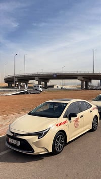 كورولا هايبرد • ٩٠٠٠ كم • شكل امريكي