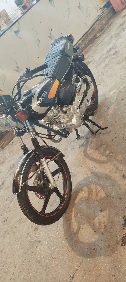 السلام عليكم شباب دراجه للبيع برغي مامفتوح بيهه نفس نضافه لبصوره 
بدون بدون اوراق
سعر خاص
يرادله ترتيب 
العنوان العماره عواشه
الاستفسار :***********
خاص موجود لموشواي لا يتعبني ❤
