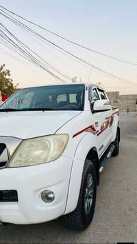 للبيع هايلوكس 2010  سنويه ل. 2027/6/19 سياره نظيفه مالة جناي  الاتصال ...