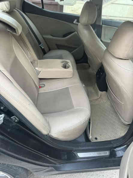 السلام عليكم 
كيا اوبتما 2014 خليجي 
محرك 2400 دوش 
بصمه تشغيل وابواب وجنطه 
فول تحكم ستيرن 
شفتات ستيرن
لدات امامي خلفي 
3 انظمه قياده 
مثبت سرعه
شاشه كبيره 
كامره دواره
حساسات امامي خلفي 
تبريد شاشه بيانو منفصل 
قطعتين تبريد 
كشن السايق كهرباء
 خزن ميموري 
ترحيب مري 
اشاير بلمري 
مري شفط 
رقم اربيل الجديد 
بأسمي السياره 
تحويل ثاني يوم 
بيهه باب الصدر مصبوغ  
السعر 130  وبيهه مجال 
مكان السياره بغداد السيديه 
***********
