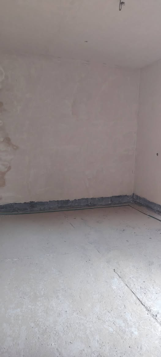 السلام عليكم
بيت البيع مساحه أكثر من150  طابو صرف بحي الأصدقاء نهاية شارع ساحه سيد ناجي
بناء حديث 
متكون استقبال و صاله ومطبخ حار وبارد
غرفتين نوم 
على شارعين يقع
الاستفسار اتصال ***********
