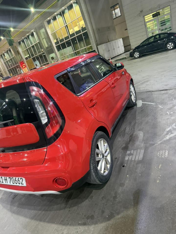 للبيع: كيا صول أمريكي 🇺🇸
الموديل: مكينة 2000 GDI
الممشى: 99 ألف ميل

المواصفات:
 • حادث بسيط
 • بدون يرباك
 • صبغ خفيف بدون معجون (مجرد شخوط)
 • السيارة جاهزة وما تحتاج شيء

المكان: بغداد – الدورة

للجادين فقط، الاتصال أو واتساب:
***********
