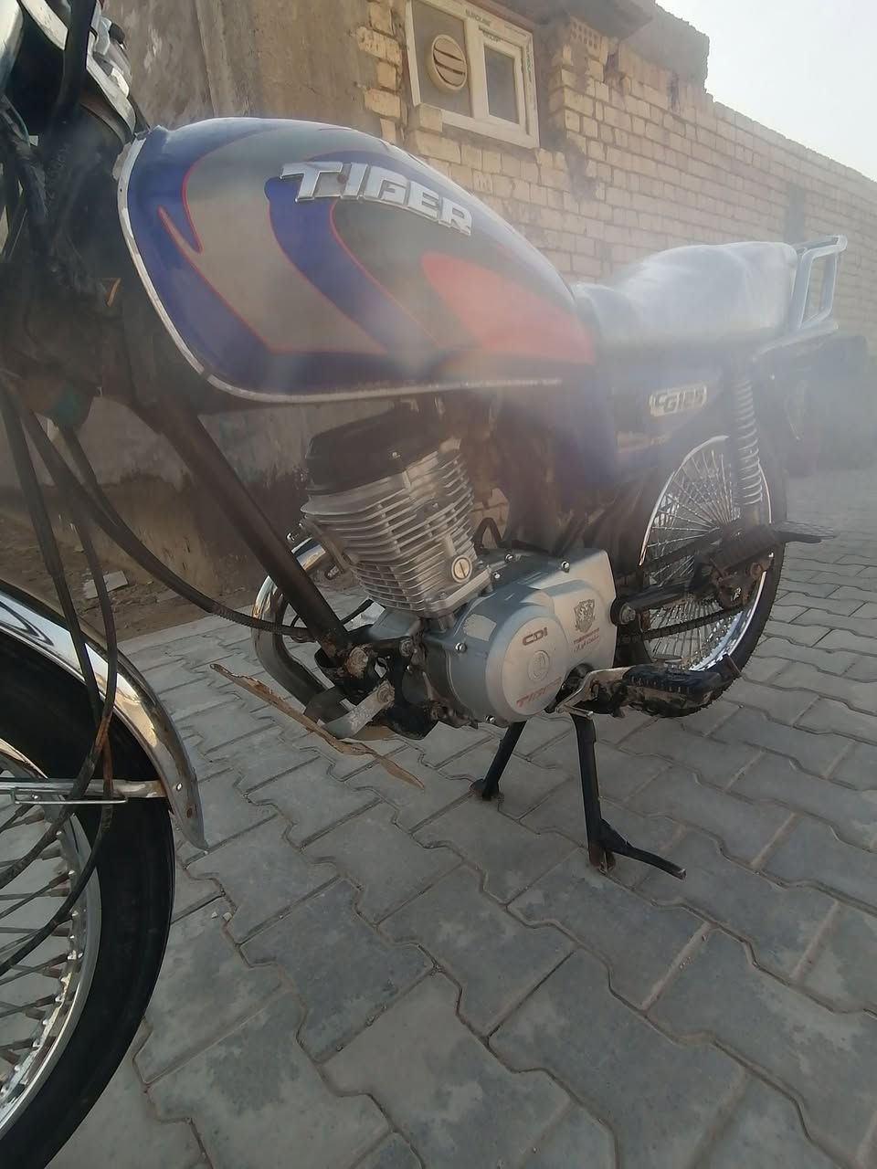 سلام عليكم تايكر 21 أوراق مكاني صويره ب٤٥٠ اتصل عل رقم *********** غير متواجد عل فيس
