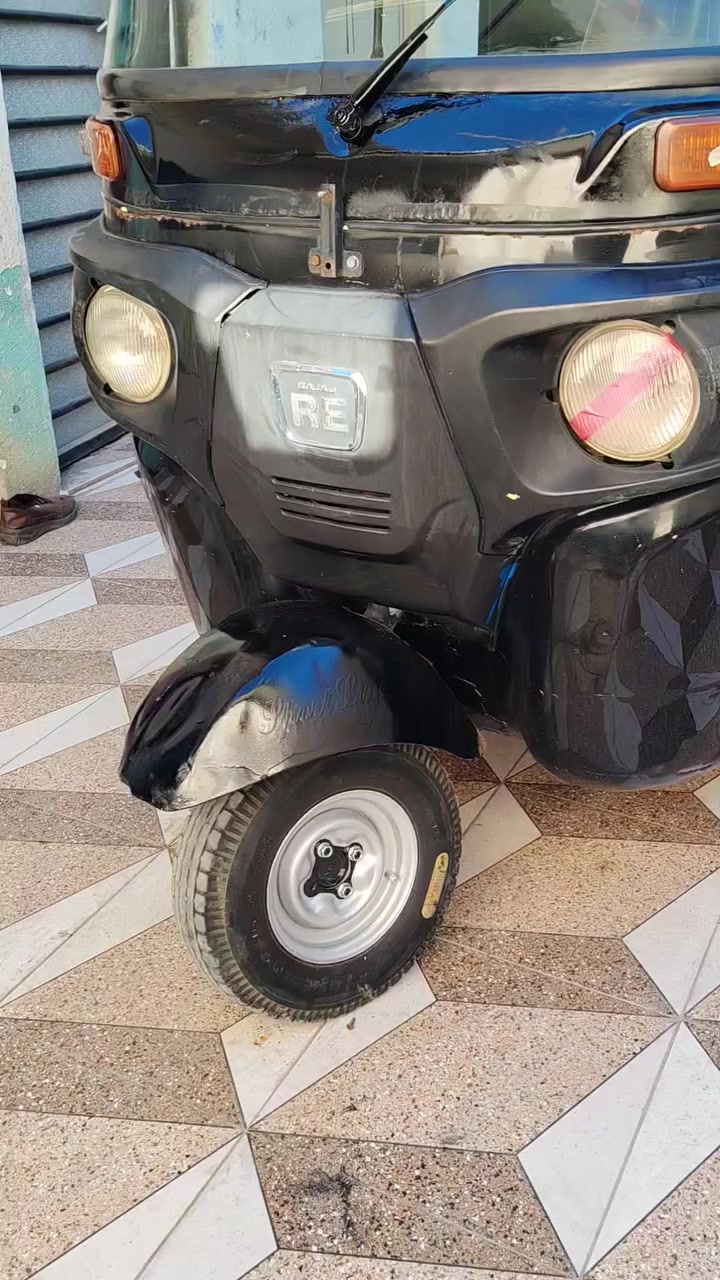 باجاج 2019 شهر 12 يعني 2020 رقم سنويه مكينه مفتوحه بدي كفاله عده الضربه بلغد ومرجعه تكتك جاهزه السعر 4 و600 الشراي يتصل *********** مكاني البصره الحيانيه
