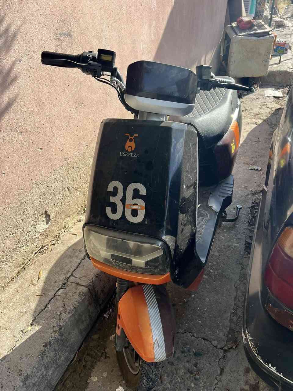 دراجة شحن موضح كلشي بلصور بطاريته تعبن الاصلية خضر يمشي مسافة حلوة بس يرادله تبديل لباقي شغال ولهورن مالته هم طفى مكاني بل ايمن رقمي ***********
