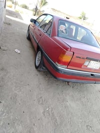 سياره اوبل اوميجا مقفوله كفاله عامه من معجون من صبغ من ضربه مكينه وقير...