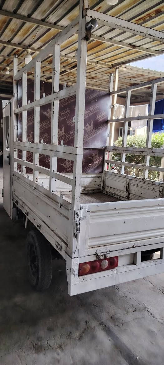 السلام عليكم،،، ستوتة للبيع،،،نوع دايوان  اوراق اصولية  موديل 2014 
اللون أبيض المحرك جمرة 150cc،،، الستوته شغاله 
السعر 1,800،،، 
مكاني الدورة ابو دشير رقمي ***********
