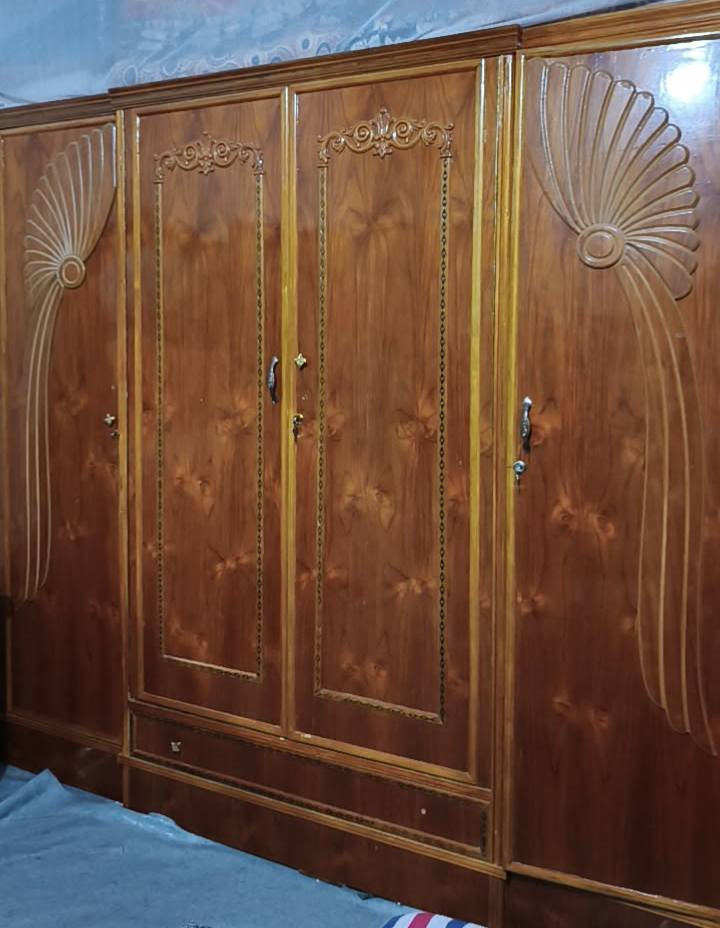 السلام عليكم 
غرفه سعر 200وبيه مجال مكان حله 
***********
