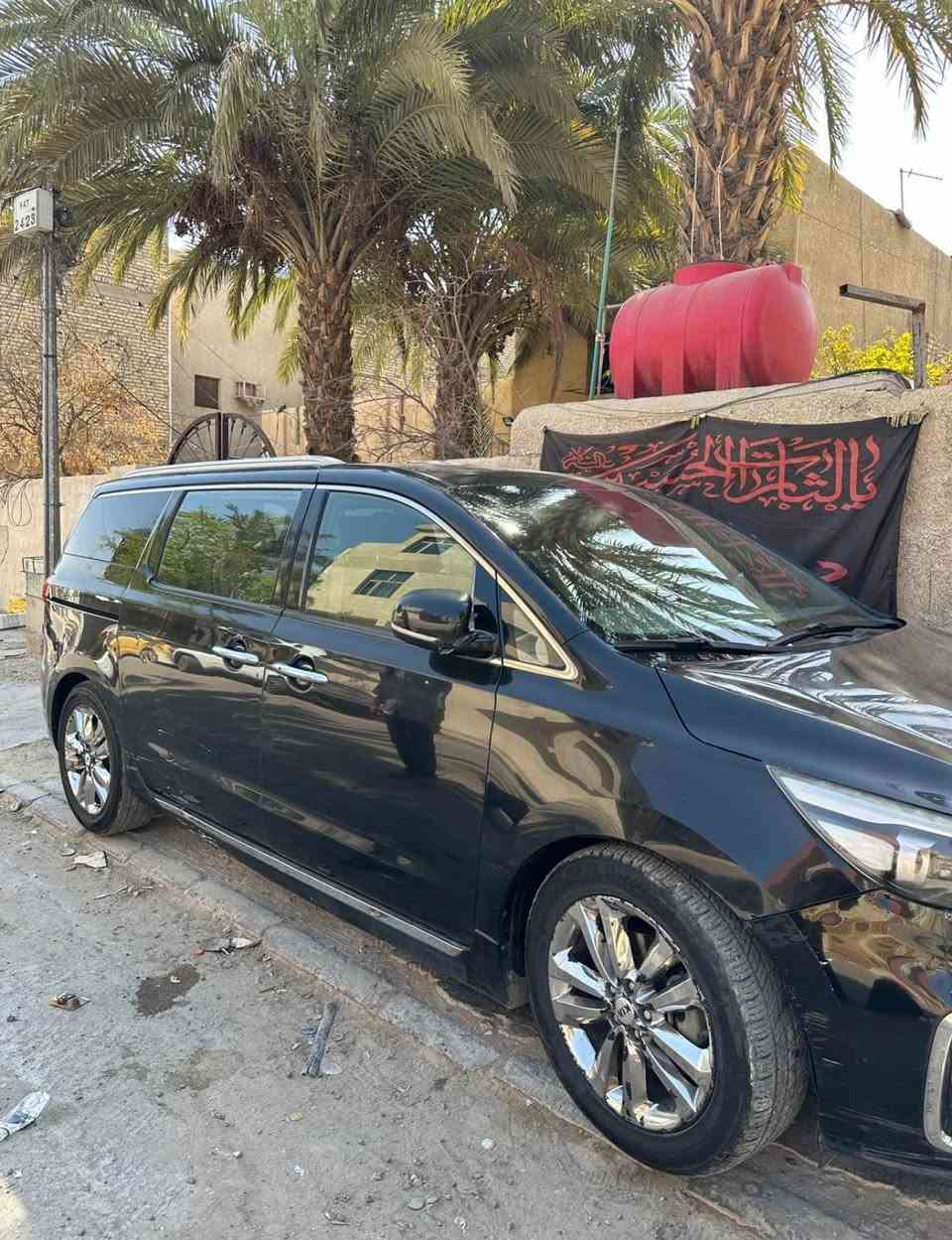 السلام عليكم 
اخوان للبيع او المراوس حسب القناعه 
كيا سيدونا 2016 محدث 2020 
رقم بغداد خصوصي ، فول مواصفات تحكمات ستيرن ،فتحة سقف، كشنات جلد vip
 لون اسود . تبريد 3 قطع 
صدرها نص عمر بيها حادث مثل ما موضح بالصور والسونار جديد بيها بعض الملاحظات والشخوط..
مبدل مكينة جديد ما صار شهر بيها ضمان سنة 
بأسمنا تحويل ثاني يوم
مكان، بغداد / جميله
السعر / 155 وبيها مجال بسيط .
للأتصال / *********** بغداد, العراق
