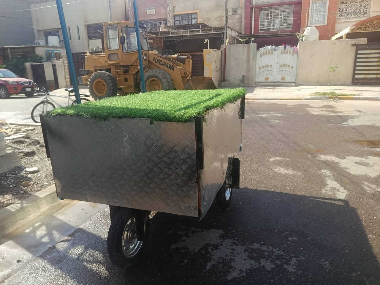 السلام عليكم  عربان البيع تكدر تاخذه تشتغل بيه شربت. او تبيع بيه ملابس  كلشي يصير بيه بيه مخزان كلش حلو ونضيف وجديد عربان وجهيته كلش حلو.  سعر 400الف بيه مجال رقم. ***********
