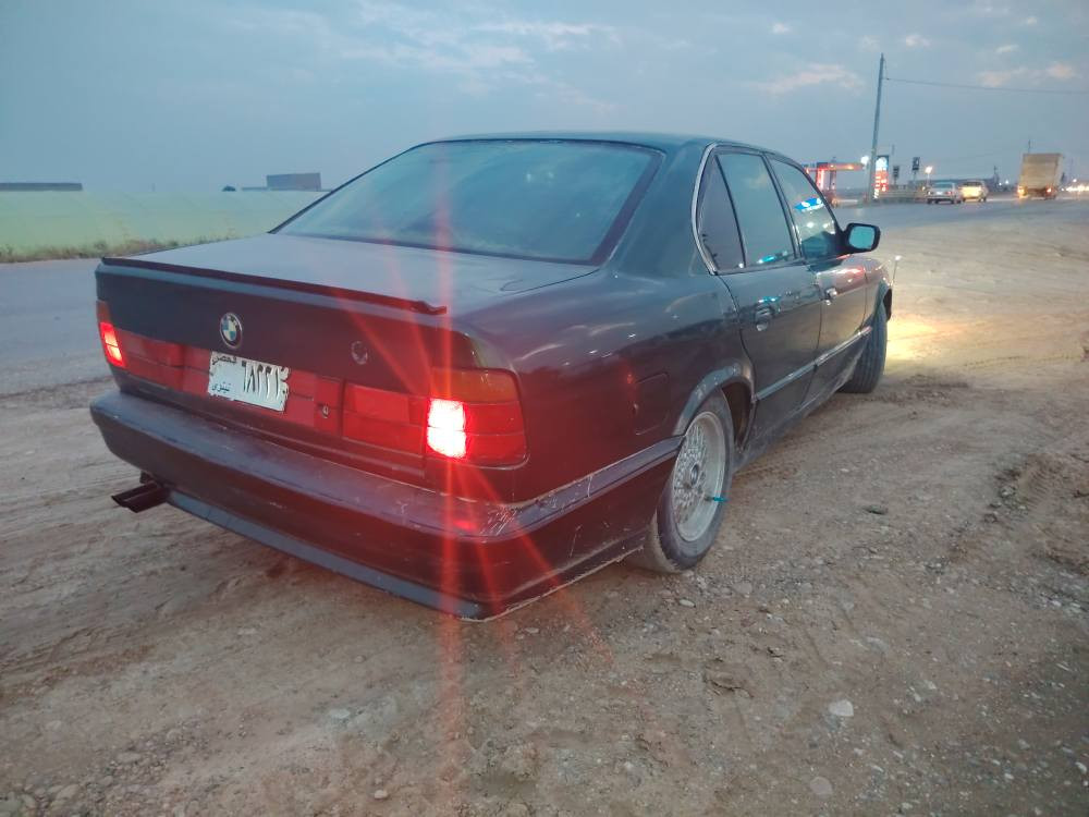 بئيم موديل91 كيرمكينه به شه رت مكينه520كيرعادي ارم بلاستيك هه ولير جام كارباي تاخم تايه ويل نويه سياره كي هه تا بلي خاوين و جوانه پیشو پشتی کە بسە  کابسە لايت زينويه داخي زور خاوينه بخ لوجواني نرخ 23مجال برايانه ***********واتساب فايبه ر أربيل, العراق
