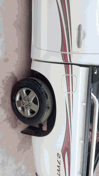 السلام عليكم 
البيع بيكم هايلوكس 2014 
وشاصي 19وحداديه وتخم تايرات وتبريد ومكينه كله وضع شركه 
الاستفسار الانتصال ***********
***********
