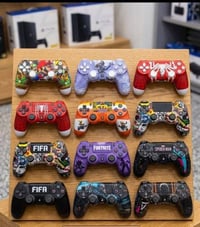 جويستك بلي فور تتكون هذه المجموعة من أذرع تحكم Sony PlayStation 4 مخصص...