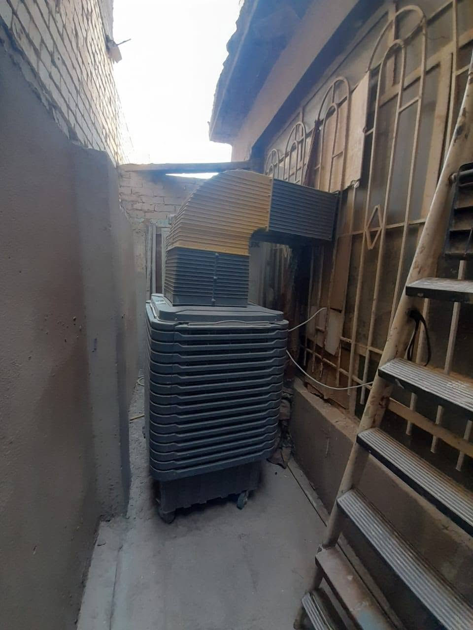 السلام عليكم مبرده ام خرطوم حجم كبير نظيف حيل اي ضرر مابيه 250وبيه مجال للتواصل عل رقم *********** حي العسكري
