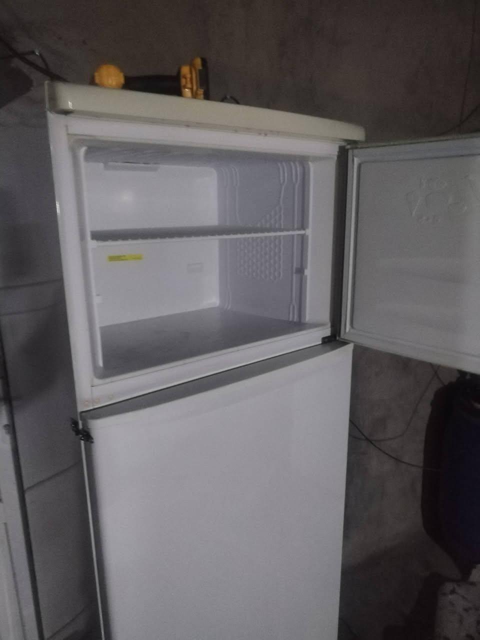 ثلاجه للبيع شرط الشغل ماطور وغاز ابلادي 18قدم180وبيهه مجال


**إذا كنت صاحب هذا الإعلان وتريد حذفه لأي سبب، رجاءا أرسل رسالة إلى الدعم الفني**