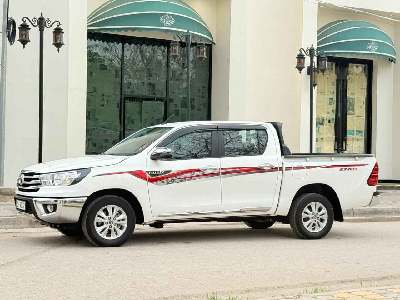 سلام عليكم للبيع تايوتا هايلوكس موديل  2025 السعر 288 اوتماتيك ماشيه 30 شركة ساز فول موصفات شاحن لاسلكي قطعتين تبريد مكفوله كفاله عامه رقم بغداد بسمي ***********
