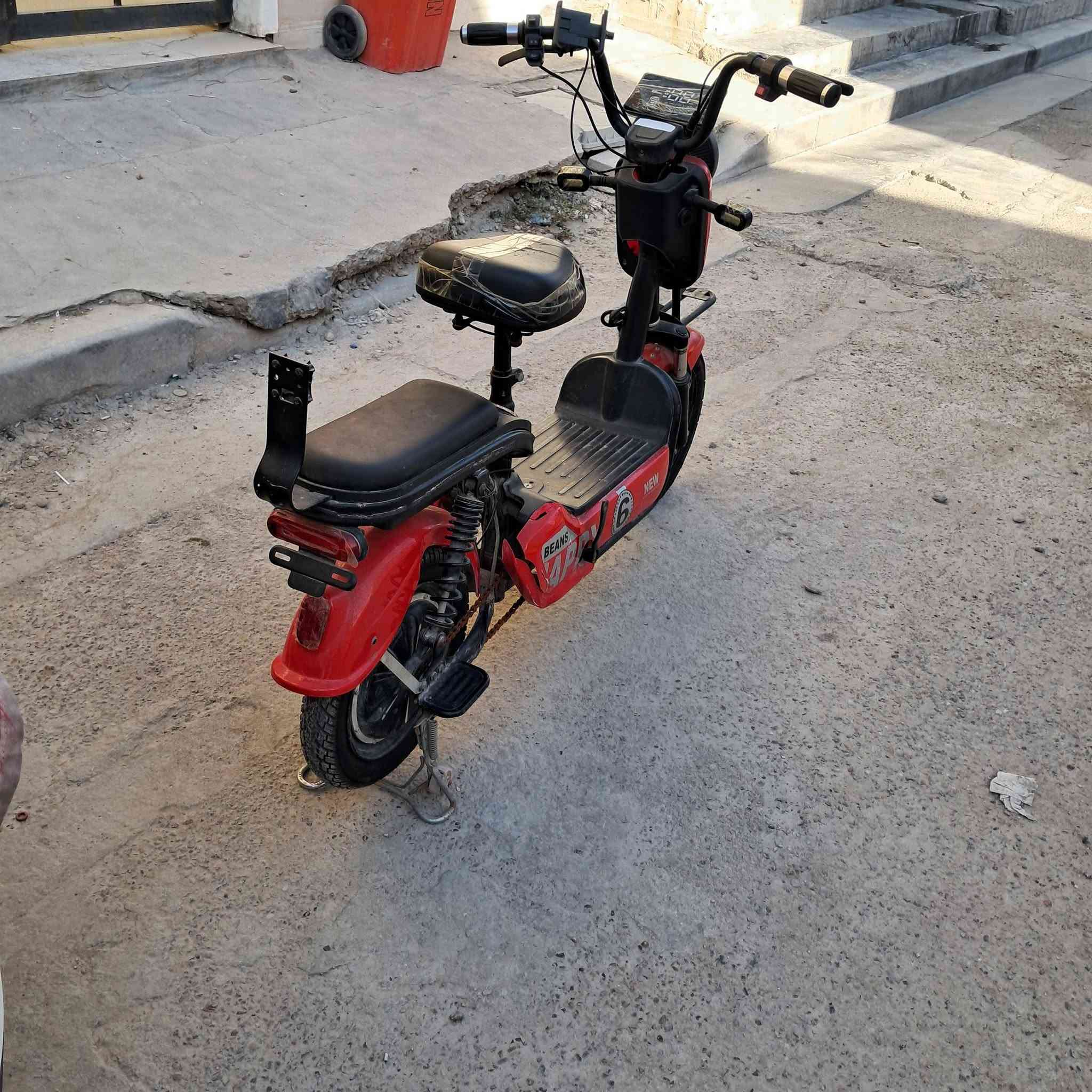 دراجه شحن حجم ١٤بطاريات نص عمر عطلههه عقله دراجه تشتغل بس هورانت اشاير شاشه بلتو شغله كلهه شاحنه سؤيج بصمه تعبك ولا تعبني سعر ٨٠قفل مكاني بغداد البياع حي الجهاد شراي ينصل ؤتساب ***********

