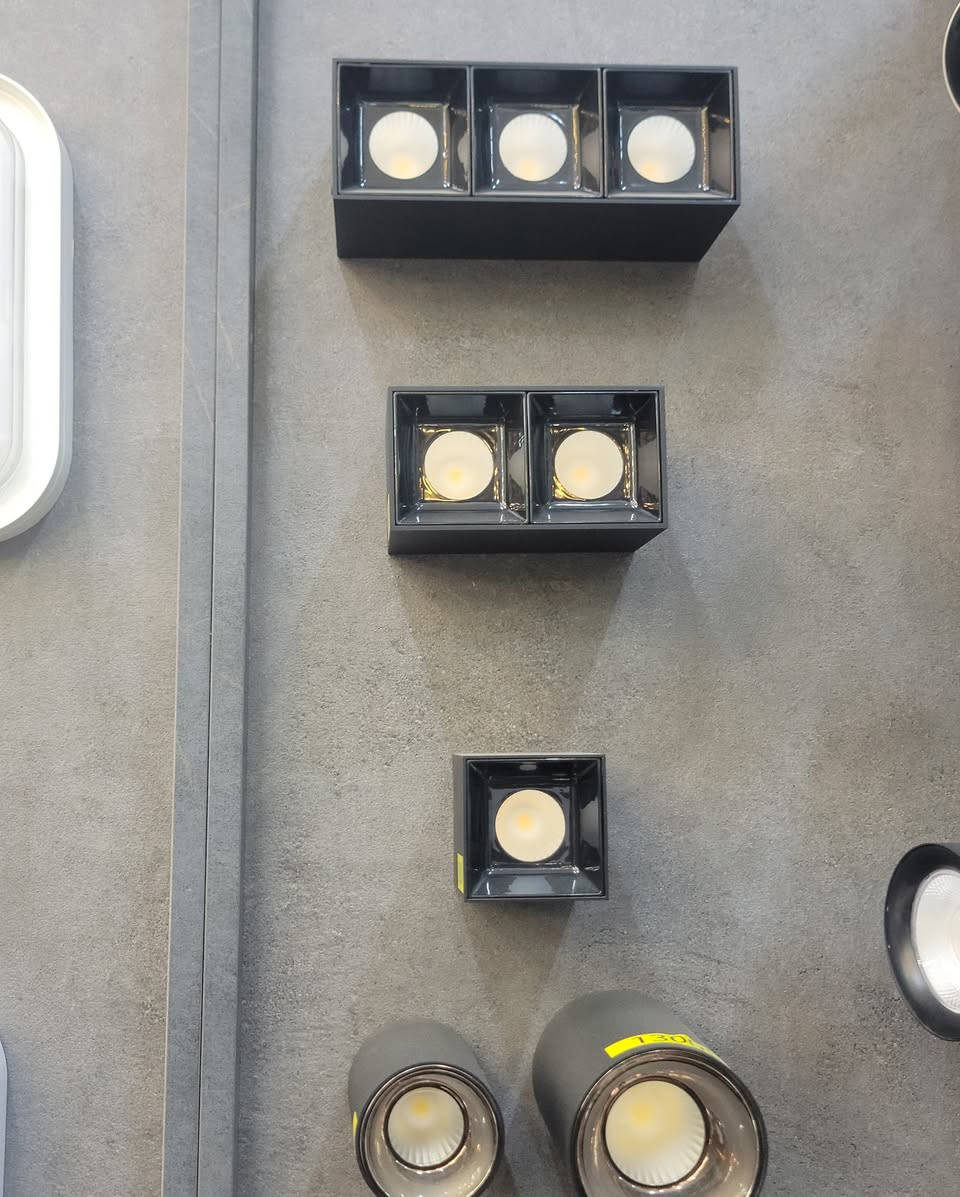 معرض الوهج للانارة الحديثة والطاقة الشمسية لتجارة التأسيسات الكهربائية والانارة الحديثة  LED  والطاقة الشمسية  بيتكم يكمل ويانا  الوهج على
اوقات العمل من الساعة 8 صباحا الى الساعة 11 ليلا
 العنوان التالي  ميسان _ عواشة _شارع التانكي
الهاتف  ***********
