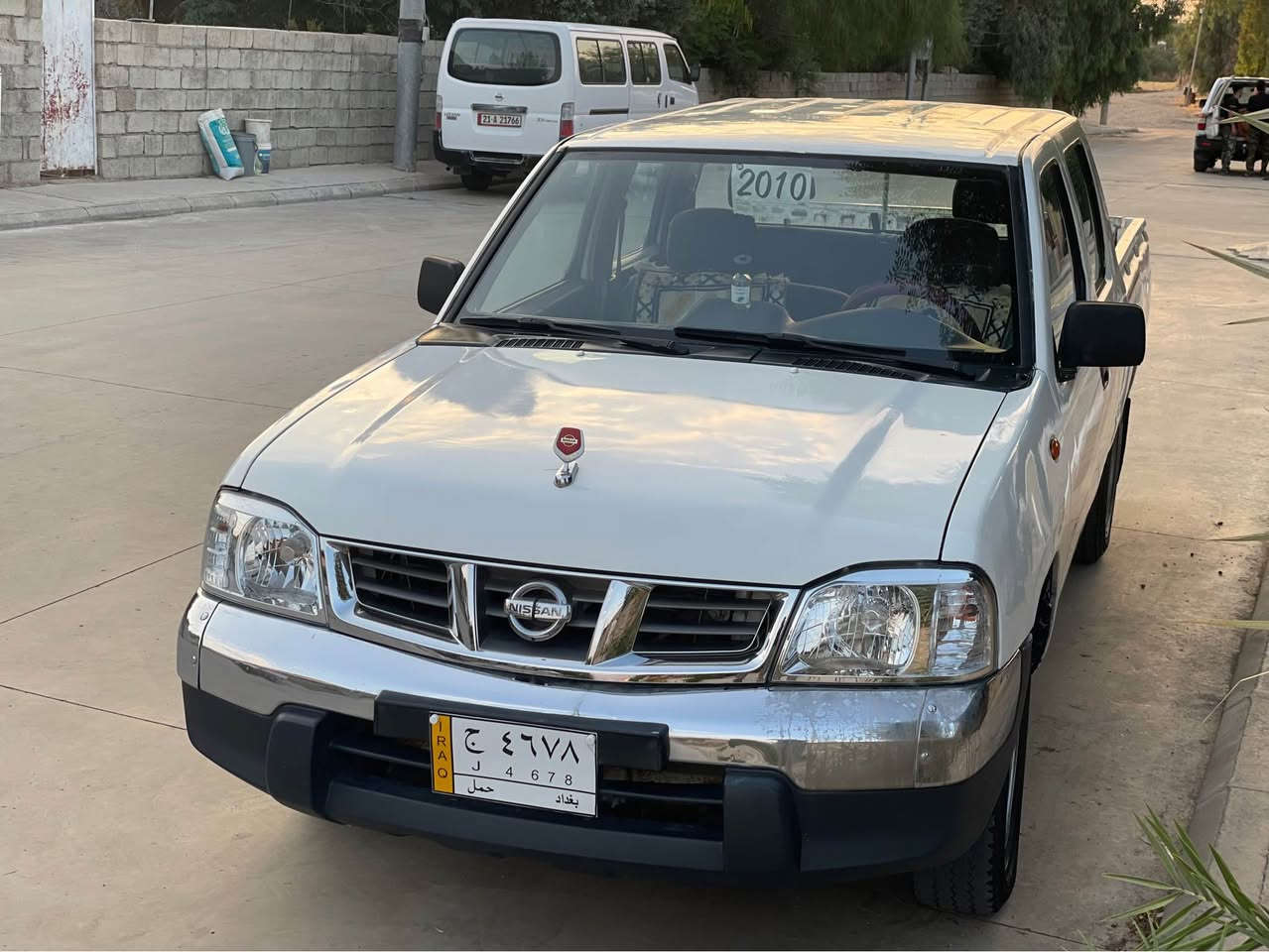 نیسان ٢٠١٠ موزایە + کۆد کراو  ساقە سەیارەکە بەشەرت موسو براوە کۆسەرە تەقەو ڕەقە بەشەرت هەموو گیانی لەسەر ساخی ئیش دەکات تەبرید ساردو گەەرم بەشەرت کۆنترۆڵە ناوی سوربوە گۆڕاوە بە ناو رەساسی سەیارەکە زۆر تندوتۆڵو بە هەڵمەتە گێرو مەکینەی بێ عەیبە پەڵە پەڵە بۆیاخی هەیە من بەکامل دای دەنیم لێدراو وەرگەرانی نیـە 
*********** دار بنديهكان, السليمانية
