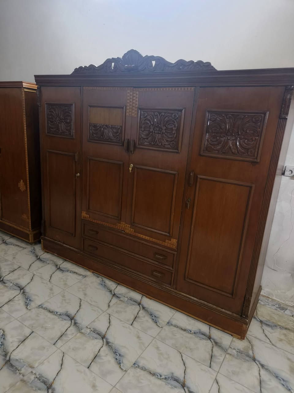 سلام عليكم جميع الاثاث مستخدم متوفر من كاونترات مستخدمه كنتور اربعه ابواب شرط نضافه شرط الاصلي  طباخات مصريه ثلاجات ميز طاعم دواوين قنفات العنوان تكريت القادسيه قطعع ٥٠٠مجمع الطبي 
الاستفسار***********
