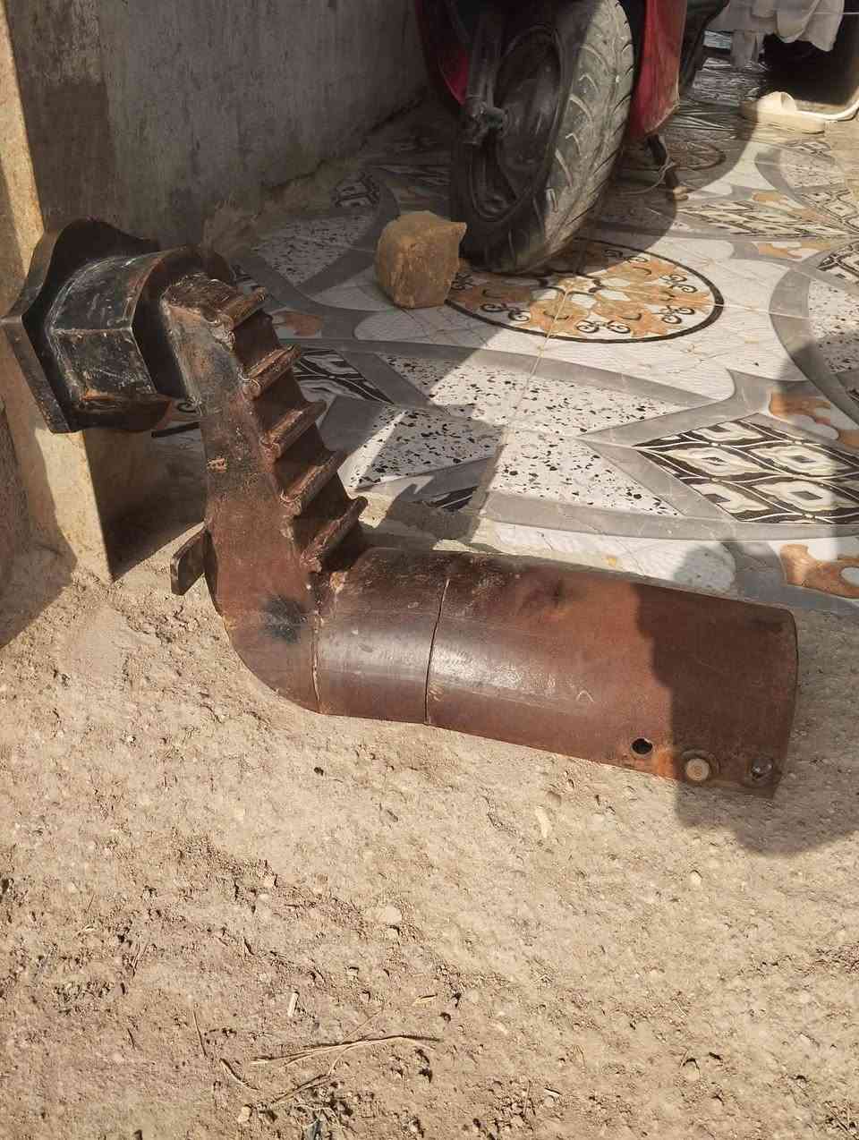 سلام عليكم نزال باكستاني للبيع السعر 50 حديد ثقيل قابل للمراوسه بنزال طياري ويطيني فرق رقمي ***********
