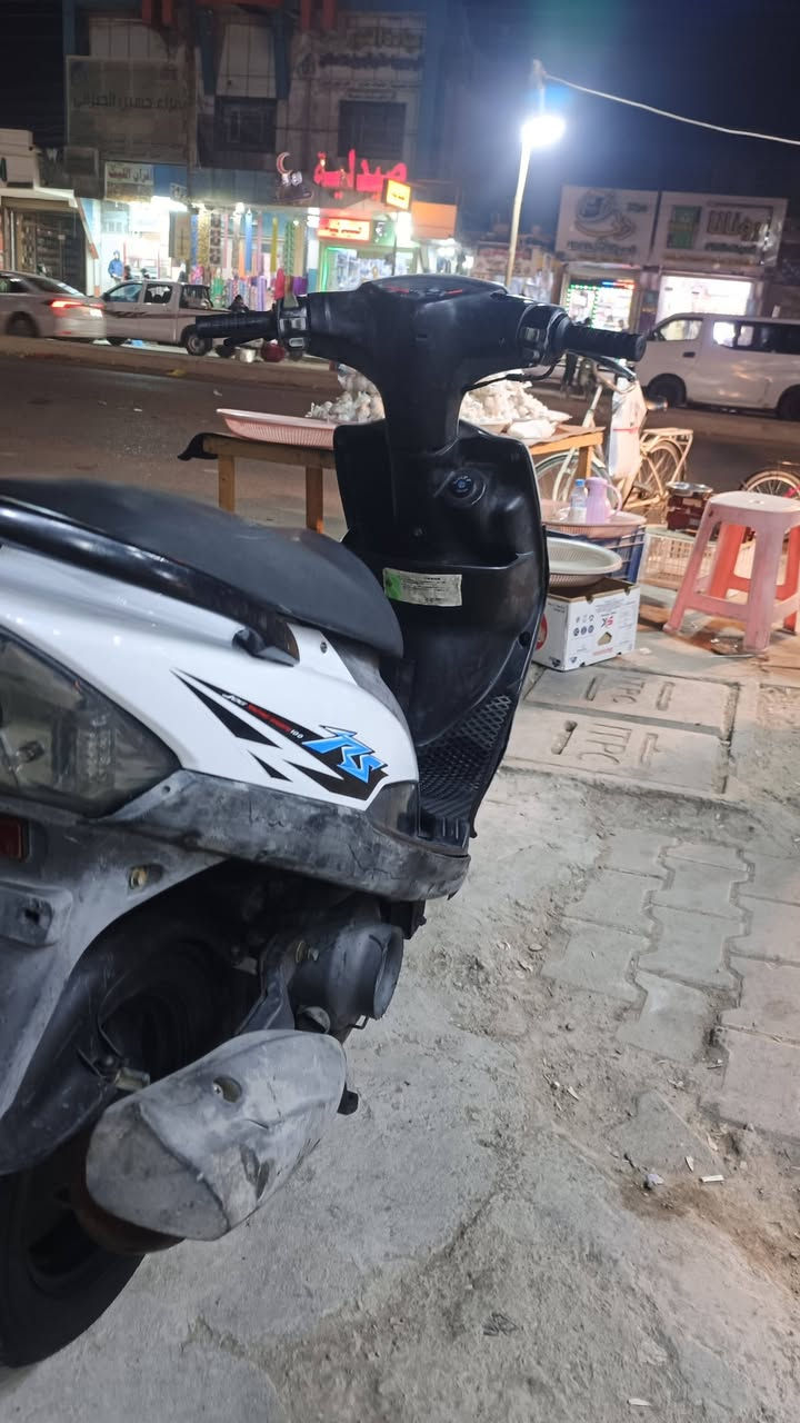 سلام عليكم شباب دراجه ماكس عدله دراجه كلشي بلادي سلف هندر لايت اشاير كلشي بلاد ما مفتوحه ومكينه كلش ناعمه العنوان شط العرب رقم ***********
