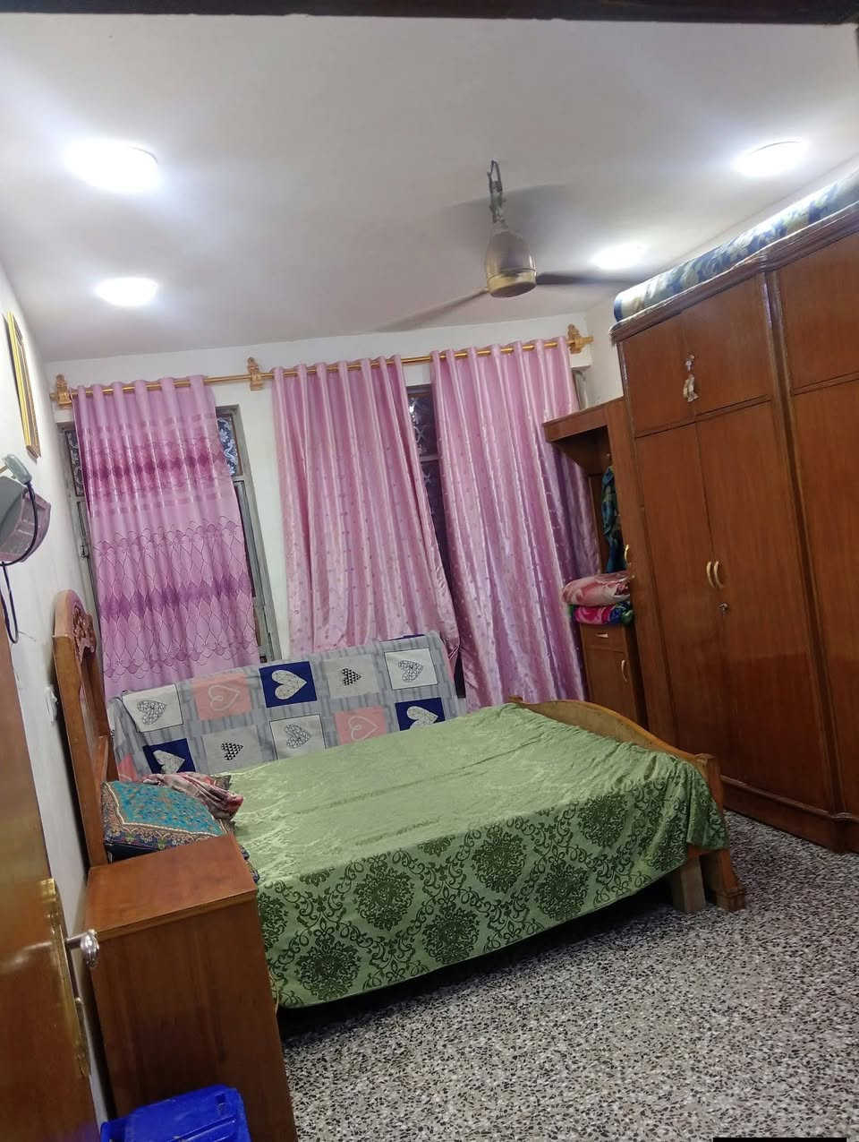 نصف قطعه 72 متر طابق ونص بناء حديث قطاع 33 بأول بلوك ع شارع السعر 110 بيها مجال قليل
*********** مكتب ميسان للعقار
