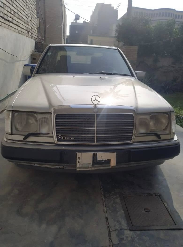 السلام عليكم عندي مارسدس دب موديل ٩٠ السياره جديده مابيها اي نقص وحدادية وصدر جديد وتبريدها حلو ومابيها جراد وسعرها ٨٨ ورقه وبيها مجال ***********
