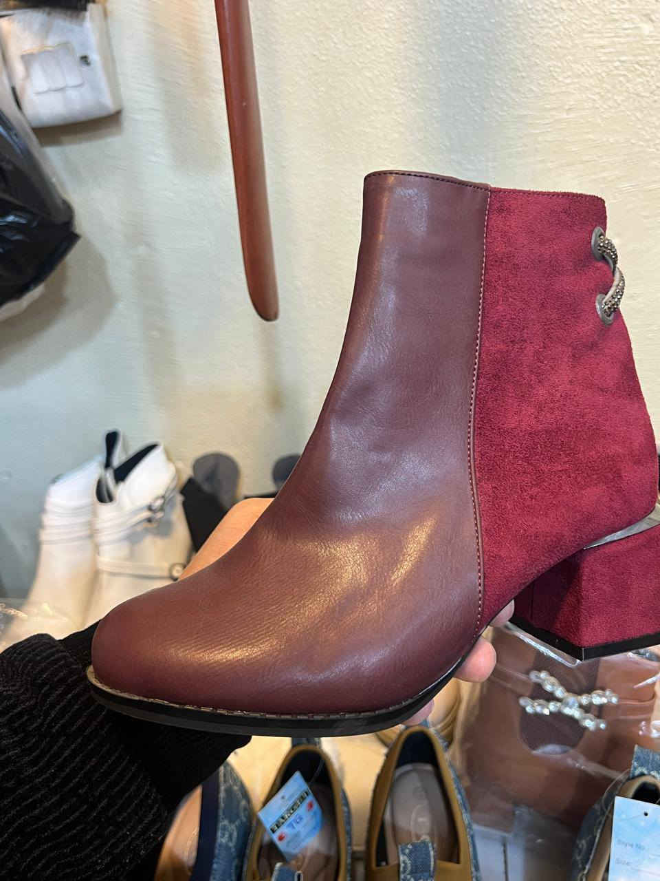 تنزيلات اخذيه وبوتات نسائي جديد 
السعر 7 الف 
القياسات المتوفره من 41 إلى 37 وقسم قياس غير متوفر 
العنوان موصل سوق سومر مقابل بيت الكندي 
محلات أبو عائشة للبالة الأوربية والخليجية داخل القصريه 
علق ب تم حتى يصلك كل ماهو جديد في الصفحه 
 للاستفسارالاتصال على
 الرقم*********** كورك أو ‎0770 465 4994 اسيا 
أو على الوات ساب 📱🌹 وأهلا وسهلا بزبائننا الكرام
