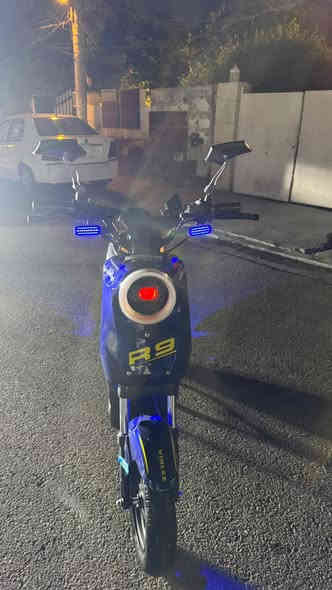 للبيع دراجه شحن
نوع R9
بطاريات كبار حجم 
لايتات زنون عالي ناصي 
دبل اشاير 
نضام بارك 
بلوتوث 
رجوع الى خلف 
بريكات دهن 
سعر 450بيه مجال
حي جهاد الأطباء 
رقم تلفون ***********
