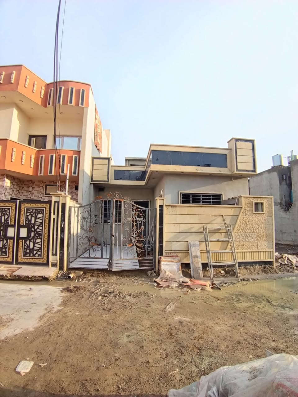 بيت للبيع حي الملايين الثانيه
مجمع الملك 

مساحته 150 
واجها 7ونص 
عمق 20 

سند 25 زراعي 
بيت جاهز تسلمي مفتاح 🔐 

السعر 85 وبي مجال 
باقي تفاصيل خاص أو اتصال على الرقم 

 ***********
