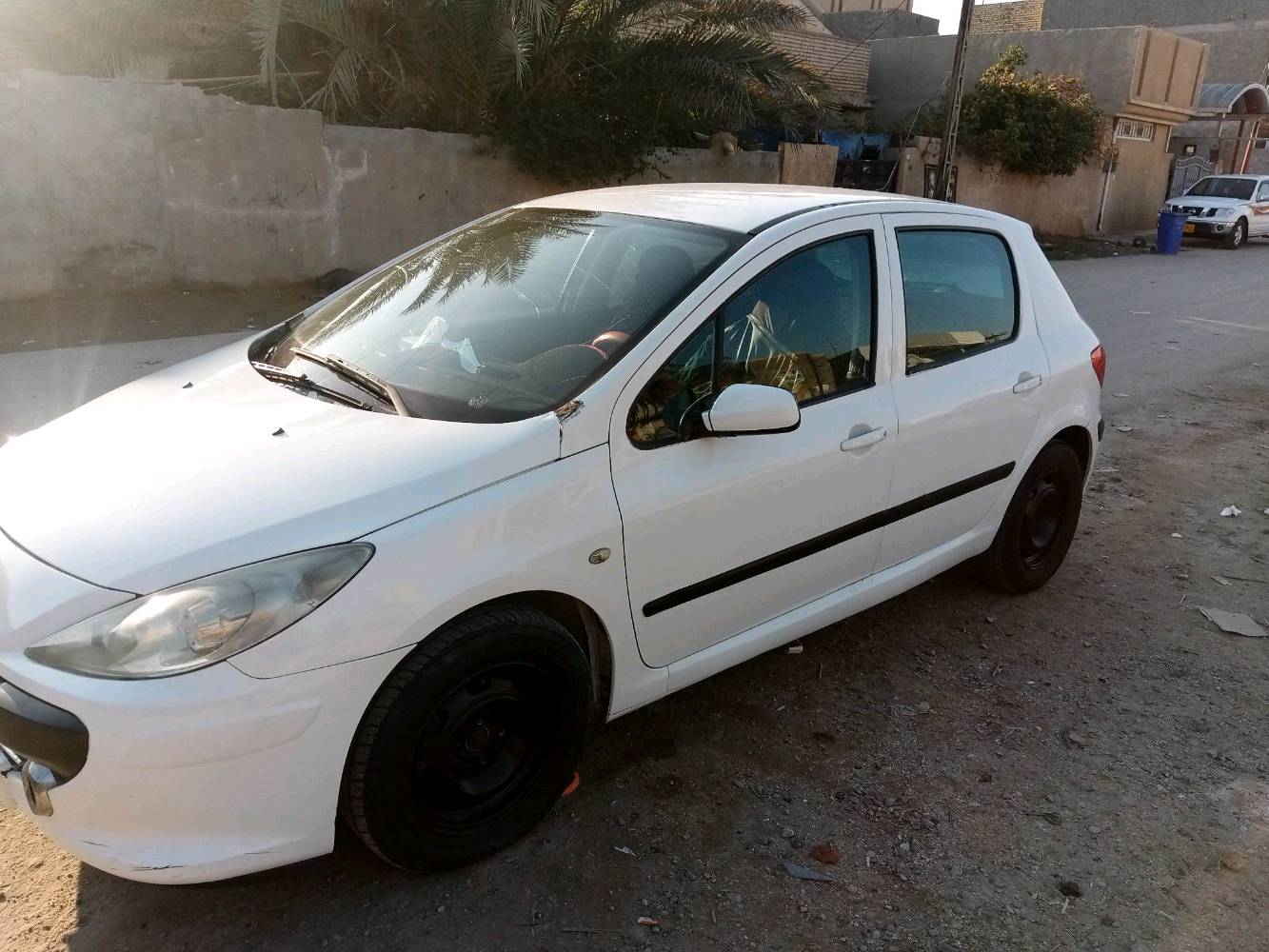 بيجو فرنسي 307 موديل 2006 جاهزه ماعدا التبريد نقص فريز اترايك وين متريد اذا اكو مراوس سي 200 موديل 13. لو 14 