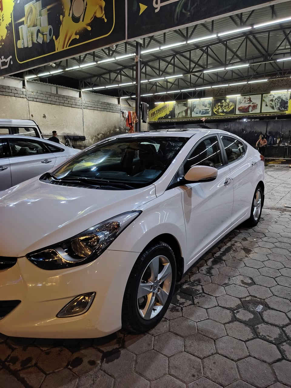 سلام عليكم إلنترا مضلع موديل ٢٠١٤ مكفولة كفالة عامة من الصبغ والبارد  والتبديل كير ومحرك على وضع الشركة ماشية ٨٢ حقيقي جديدة بمعنى الكلمة بيهه دحجة زغيرة بالعتبة من جوة مكاني النجف اللاستفسار الاتصال على الرقم ***********
